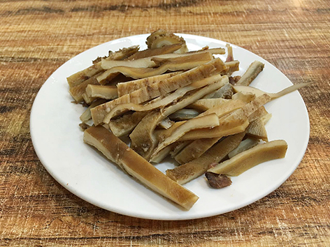 Baodu, boiled slices of cow stomach, from a Beijing eatery